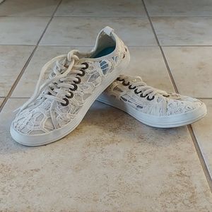 Blowfish Floral lace sneakers